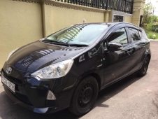 TOYOTA Aqua Hybrid 