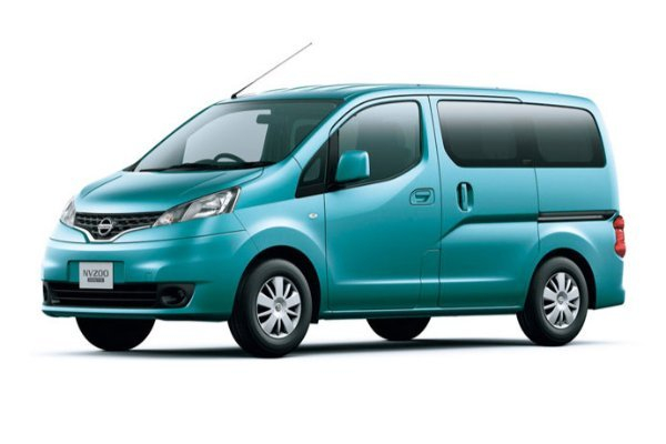 NISSAN NV200