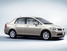 NISSAN Tida