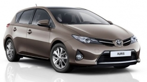 TOYOTA AURIS